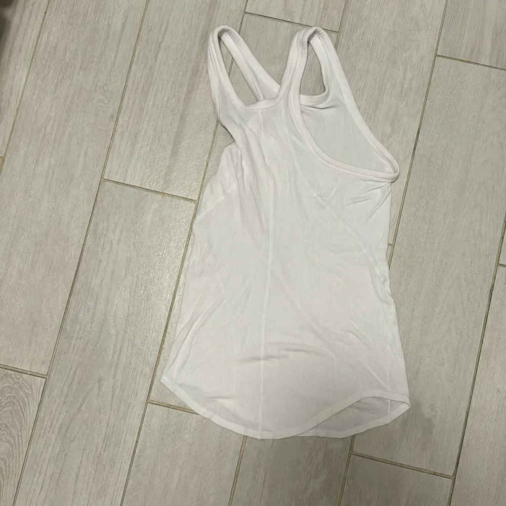 Lululemon white tank 4